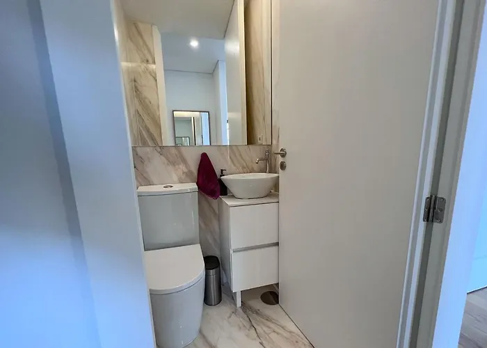 Spacious W/ Balcony & Ac By Lovelystay Appartement Porto