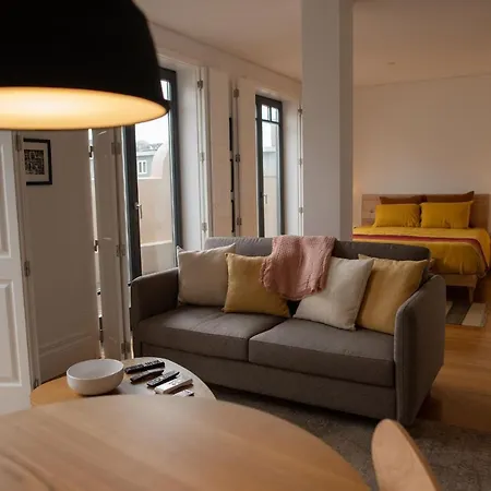 Spacious W/ Balcony & Ac By Lovelystay *