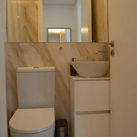 Spacious W/ Balcony & Ac By Lovelystay Apartment *