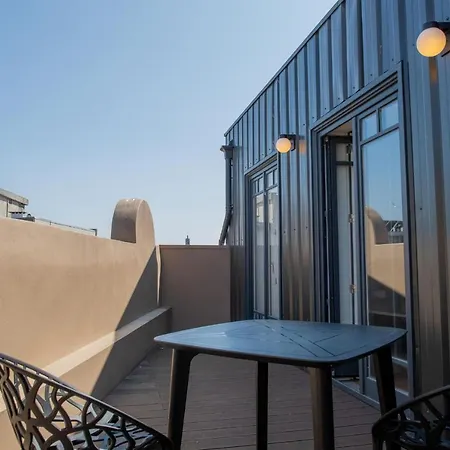 Spacious W/ Balcony & Ac By Lovelystay