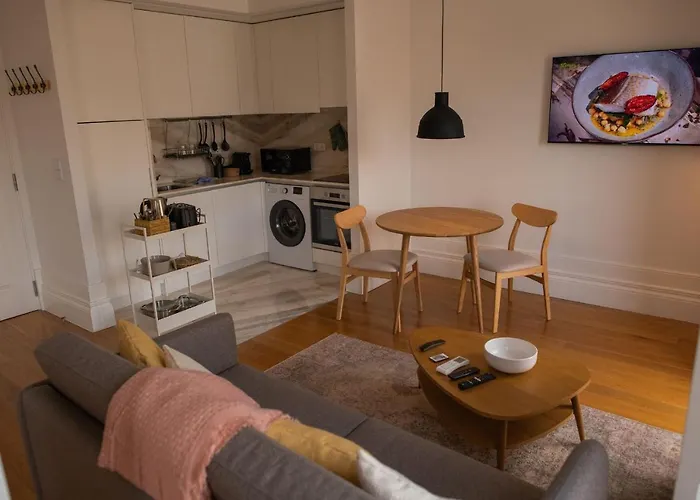 Spacious W/ Balcony & Ac By Lovelystay Apartment Porto