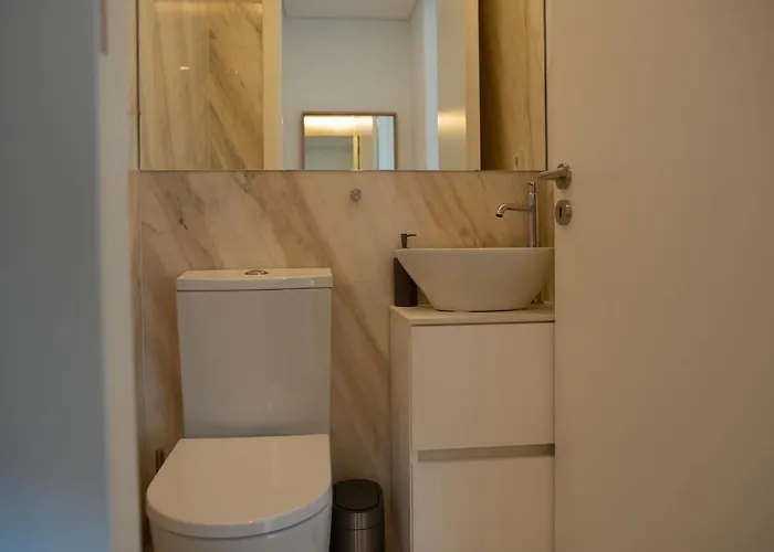 Spacious W/ Balcony & Ac By Lovelystay Daire *