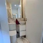 Spacious W/ Balcony & Ac By Lovelystay شقة بورتو