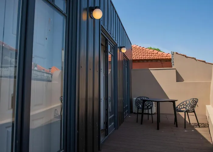 Spacious W/ Balcony & Ac By Lovelystay Πόρτο